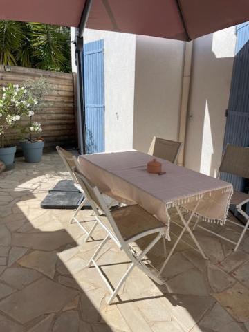 Azur Appart 4 Pers - Parking - Terrasse - 10Min Du Centre กาซีส์ ภายนอก รูปภาพ