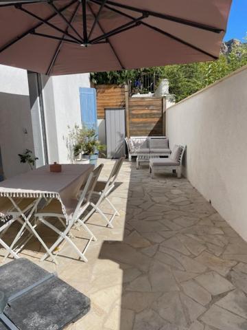 Azur Appart 4 Pers - Parking - Terrasse - 10Min Du Centre กาซีส์ ภายนอก รูปภาพ